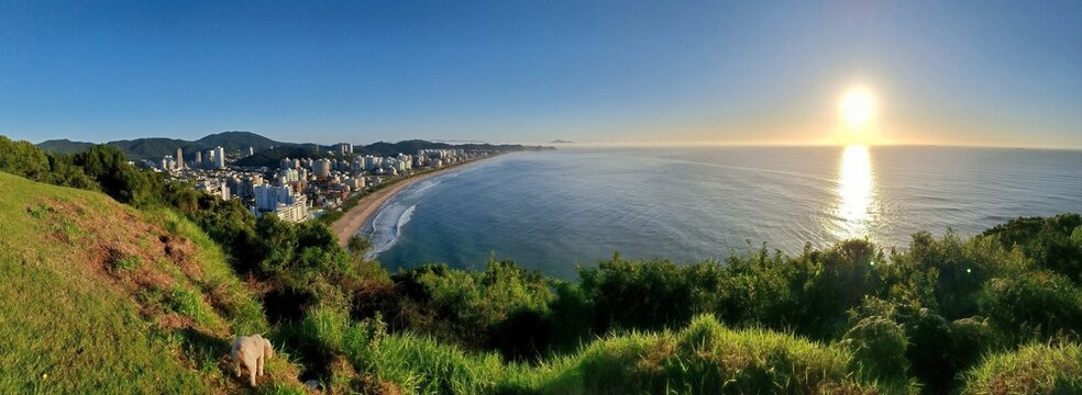 Sunrise in the Brava beach in Itaja&iacute; - Brazil