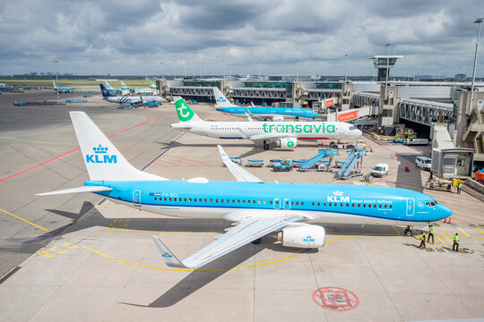 KLM Boeing 737 arrives into Amsterdam Schiphol Airport