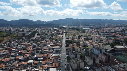 Visão aérea de um bairro residencial na cidade de Mogi das Cruzes, SP, Brasil