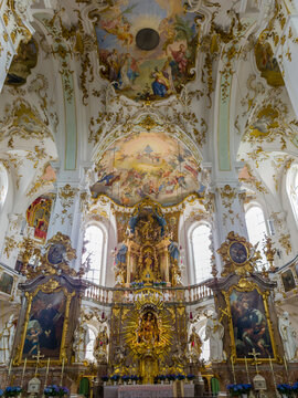 Innenanssicht der Wallfahrtskirche des Kloster Andechs, Bayern, Deutschland