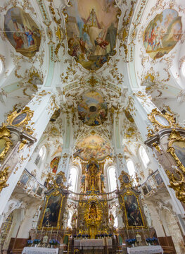 Innenanssicht der Wallfahrtskirche des Kloster Andechs, Bayern, Deutschland
