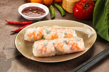 Vietnamese spring roll with prawn