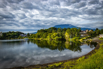 Fototapeta premium kawaguchi lake, kawaguchiko, early morning, fuji 5 lake area, japan, reflection, mount fuji