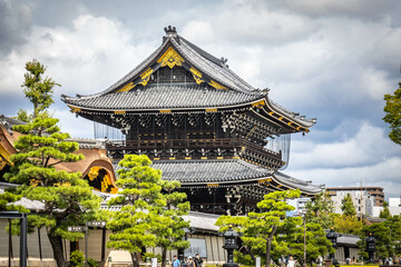 Obraz premium Nishi Hongan-ji Temple, hongan-ji, kyoto, shrine, japan, unesco, buddhism, religion, culture