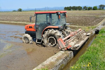 農業機械 トラクター