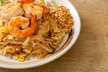 stir-fried noodles with shrimp and sprouts or Pad Thai