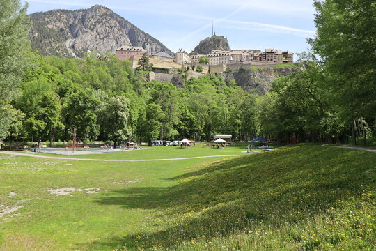 Le parc de la Schappe, parc public, ville de Brian&ccedil;on, d&eacute;partement des Hautes Alpes, France