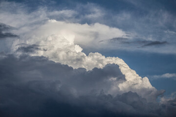 Wolkenstimmung kurz vor einem Gewitter