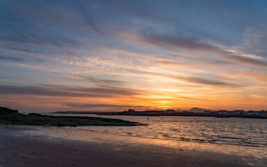 Obraz premium Sunset walking around Trearddur bay Anglesey