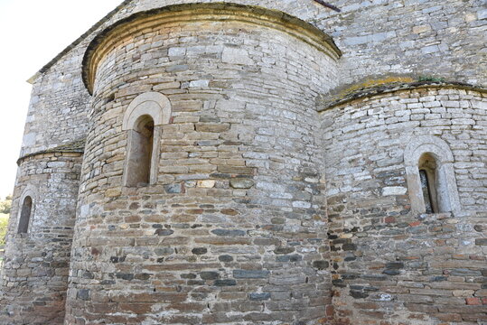 Chevet d'&eacute;glise romane &agrave; trois absides