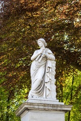 Rzeźba w ogrodzie pałacowym w Poczdamie