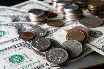 View of the various coins on the various banknotes