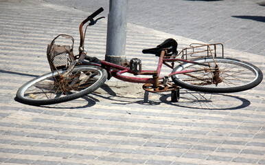 A bicycle is a two-wheeled vehicle without a motor.