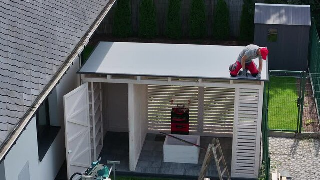 Installing Flat Roof on Wooden Shed Structure