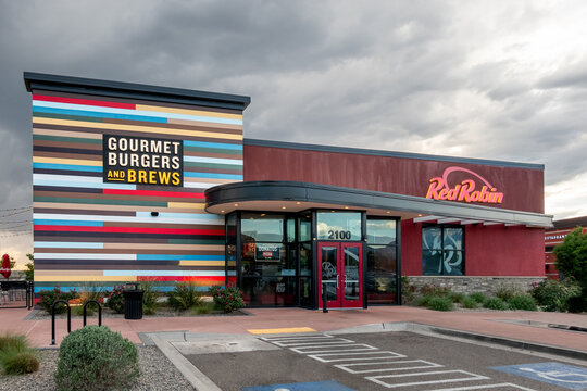 Red Robin Gourmet Burgers and Brews Restaurant Exterior