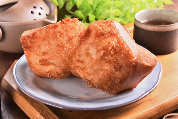 Shuangbaotai (Horse Hooves)  is a popular street food in Taiwan   