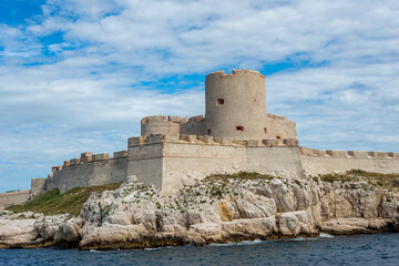 Le célèbre Château d'If au large de Marseille