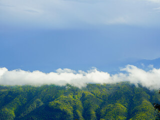 Obraz premium clouds over the mountains