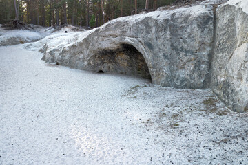 Große Sandhöhlen im Heers im Harz	