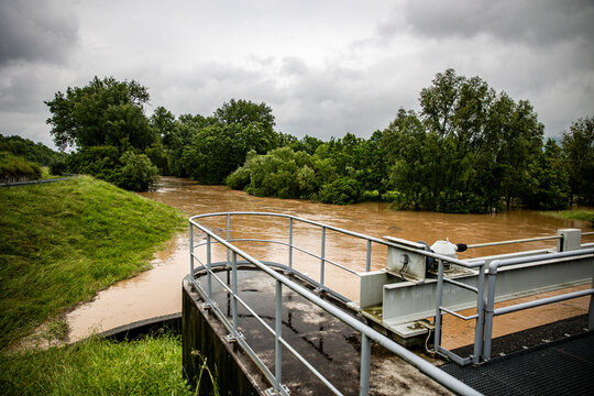 Hochwasser Rems in Winterbach im Remstal Rems-Murr-Kreis 