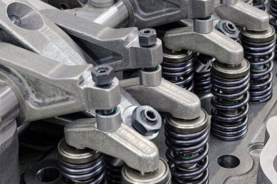 Cylinder head of an internal combustion engine with the cover removed