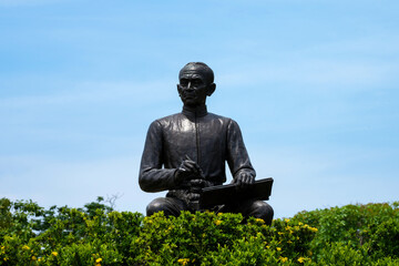 Thai statue Sunthorn Phu in the park