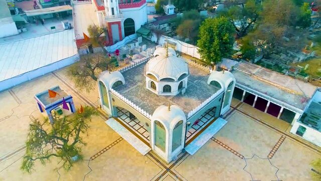 Shrine of famous Sufi saint in Kasur, Pakistan.