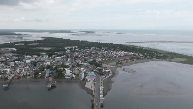Bah&iacute;a del Pac&iacute;fico colombiano San Andr&eacute;s de Tumaco en Nari&ntilde;o, dron