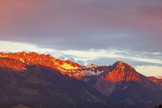 Alpengl&uuml;hen im Allg&auml;u