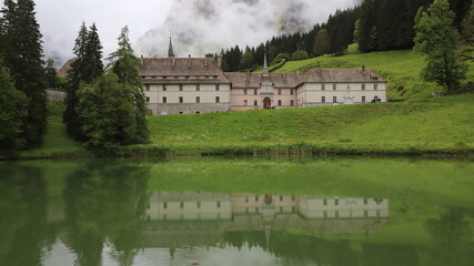 Fototapeta premium chartreuse du Reposoir, 74