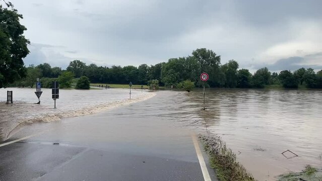 Hochwasser und &Uuml;berflutung 