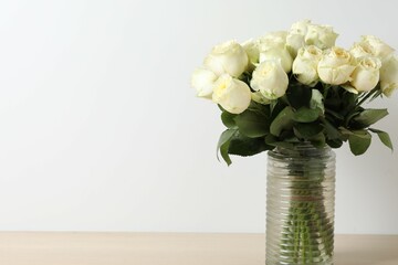 beautiful bouquet of white roses
