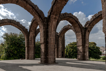Obraz premium Bara Kaman is the unfinished mausoleum of Ali Adil Shah II in Bijapur, India.