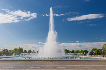 One of the largest fountains in the city of Baku