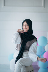 Asian women or high school students in Indonesia.