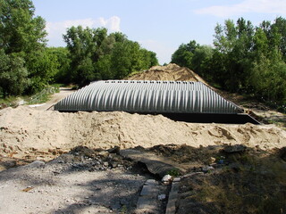 Roboty drogowe - przebudowa wiaduktu na drodze © tomo81