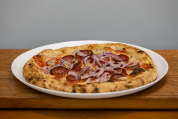 Traditional artisanal pizza with long-maturing dough