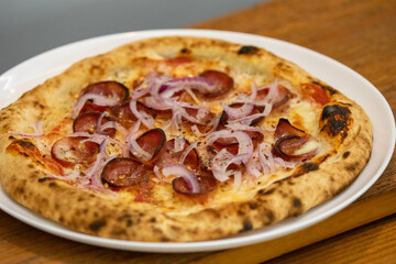 Traditional artisanal pizza with long-maturing dough
