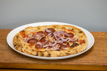 Traditional artisanal pizza with long-maturing dough