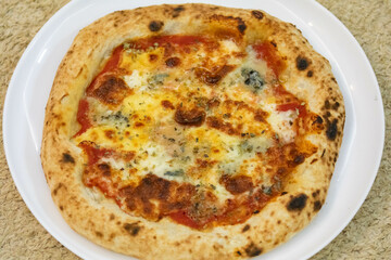 Traditional artisanal pizza with long-maturing dough