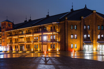 Fototapeta premium Yokohama Red Brick Warehouse at night in Japan