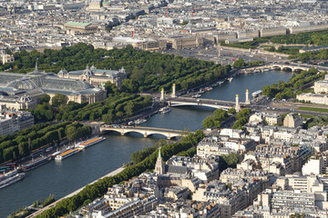 Puente Alejandro III vista aérea de París desde la Torre Eiffel