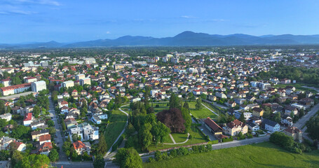 Obraz premium AERIAL: Quiet residential neighborhood sprawls across the outskirts of Ljubljana