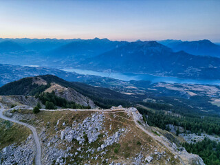 Panorama sur le lac de Serre-ponçon - Alpes - France
Vue aérienne Drone