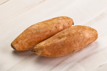 Raw batat root for baked