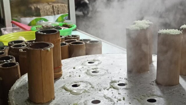 Indoensian Traditional food: The Putu