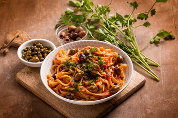puttanesca spaghetti traditional italian recipe