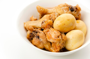 鶏手羽元とたまごの甘辛煮