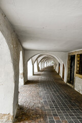 Neumarkt, Egna, Dorf, Lauben, Laubengang, historische Häuser, Weinstrasse, Unterland, Südtirol, Etsch, Etschtal, Weinberge, Weinbauer, Weindorf, Frühling, Sommer, Italien