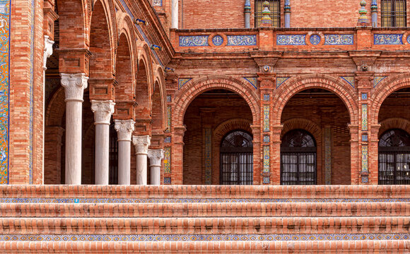 Architektur am Plaza de Espana in Sevilla, Andalusien, Spanien